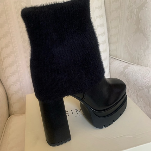 Dolls Kill Black Platforms Ankle Sock Boots BNIB - Picture 13 of 13